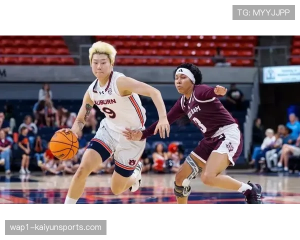 邓雨婷转学贝勒大学后渐入佳境，加时赛独揽五分显价值