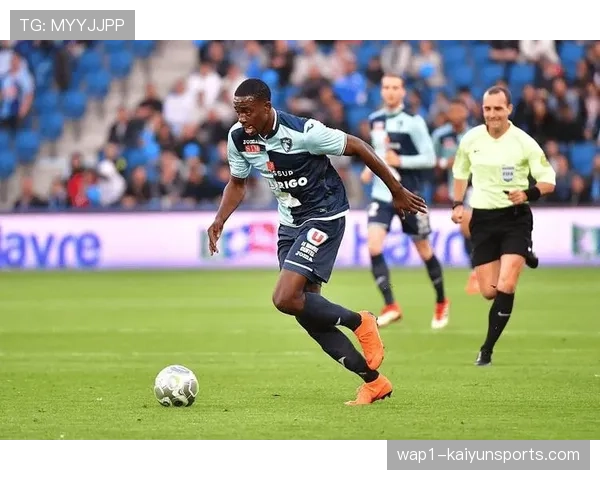 圣马克西曼替补登场改变节奏 朗斯换人调整略显迟缓